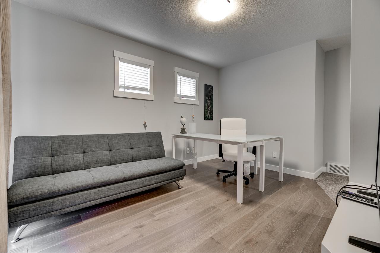 Three-Bedroom With Fireplace #41 Sunalta Downtown YYC Buitenkant foto