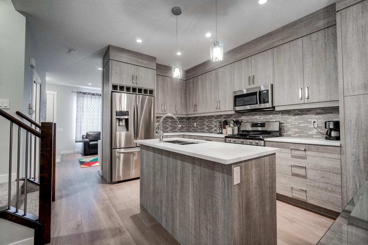 Three-Bedroom With Fireplace #41 Sunalta Downtown YYC Buitenkant foto