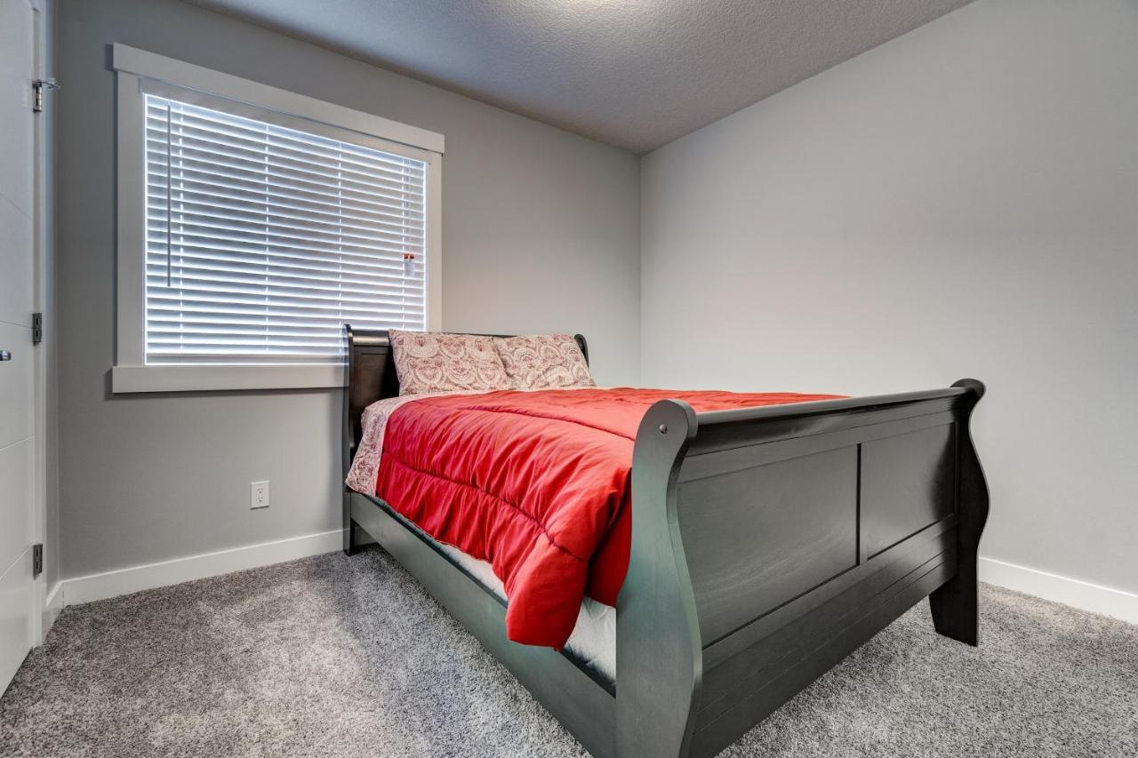 Three-Bedroom With Fireplace #41 Sunalta Downtown YYC Buitenkant foto